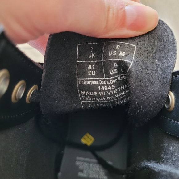 Dr. Martens Lace up boot - Picture 3 of 3
